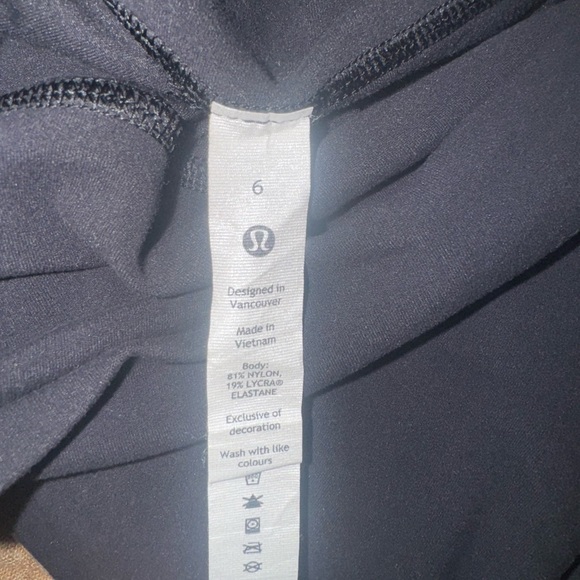 Lululemon leggings size 6 - Picture 3 of 3